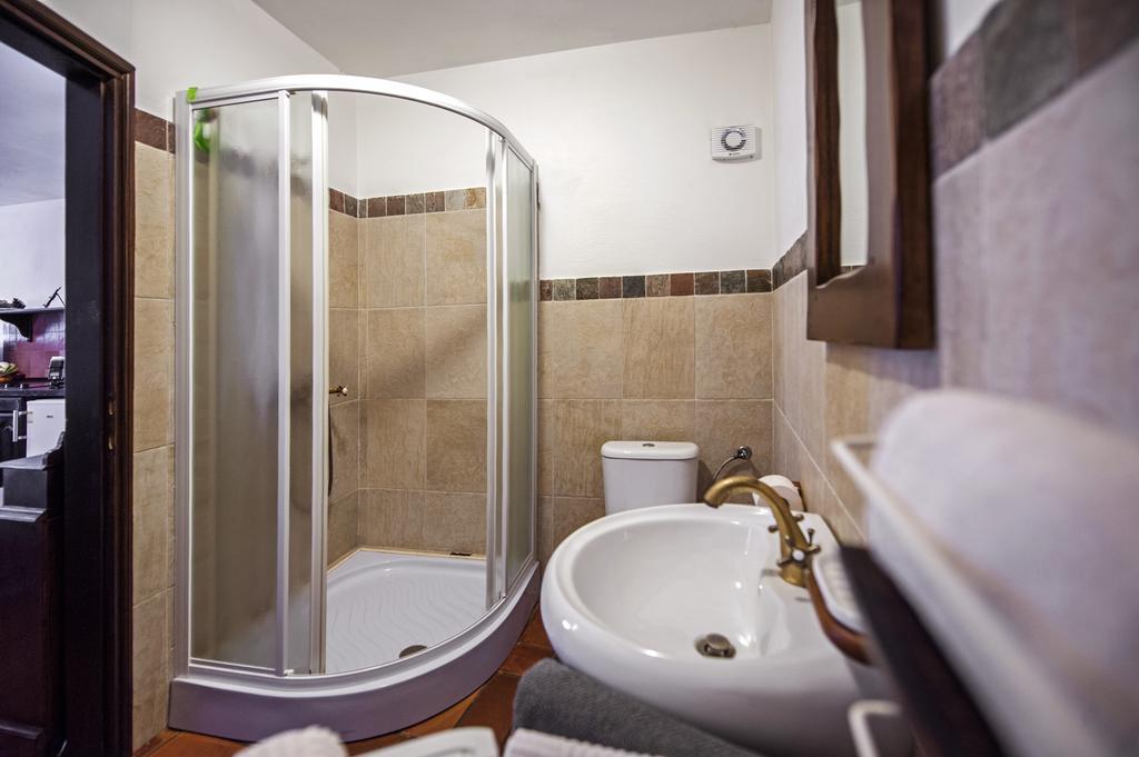 Apartments Taylor ロヴィニ エクステリア 写真